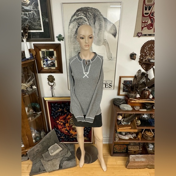 Grey Raglan Top with White Thread Trim - Picture 7 of 10